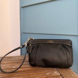 Coach Black Leather Vintage Wristlet with Hangtag EUC